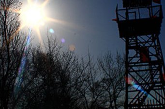 大型浮雕及瞭望臺(tái)