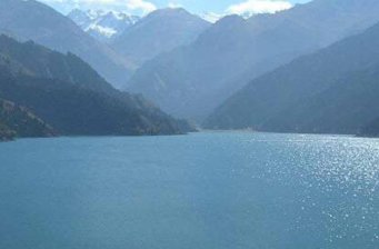 博格達(dá)雪峰