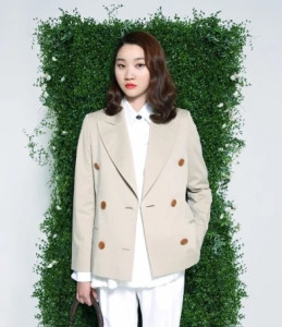 張?jiān)手?></a></div>
<div   id=